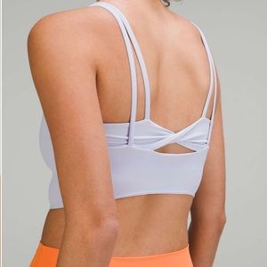 Ribbed Back Twist Yoga bra LULU LEMON size 4. Worn ONCE! Limited edition.